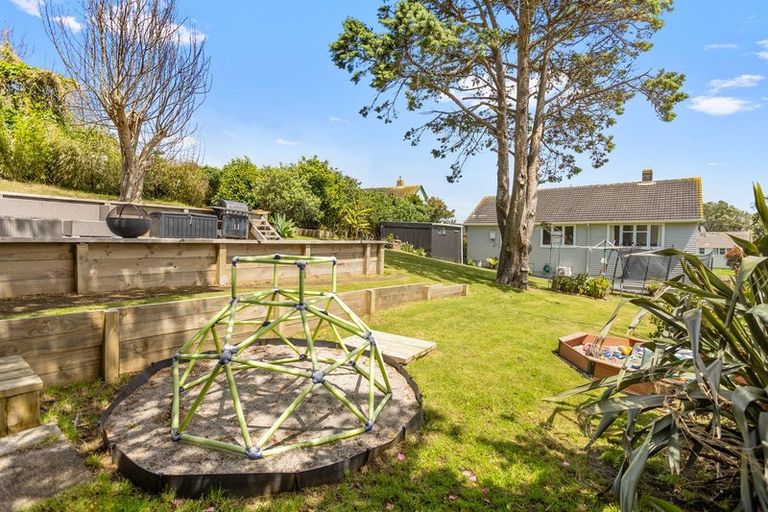 Photo of property in 94 Cook Street, Marfell, New Plymouth, 4310