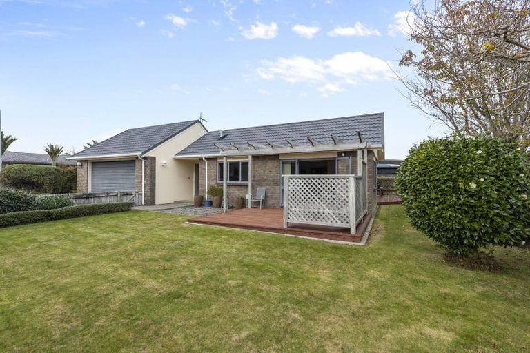 Photo of property in 64 Branch Road, Highlands Park, New Plymouth, 4312
