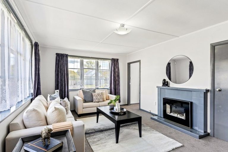 Photo of property in 198 Waddington Drive, Naenae, Lower Hutt, 5011