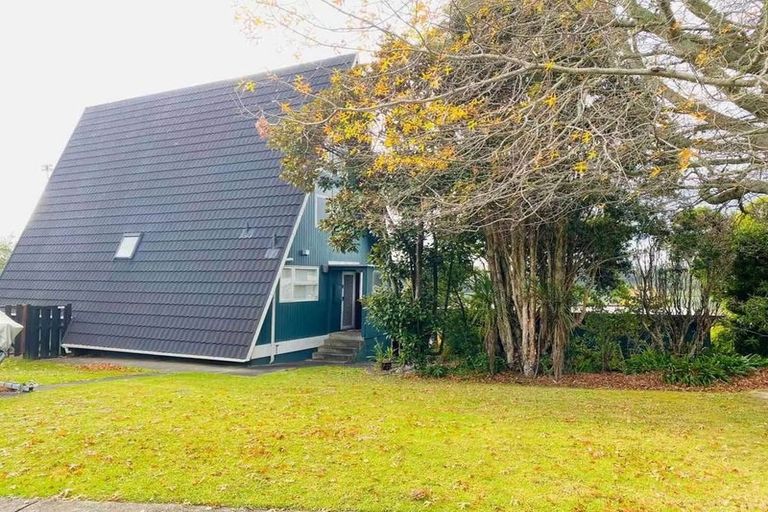 Photo of property in 1 Realm Place, Massey, Auckland, 0614