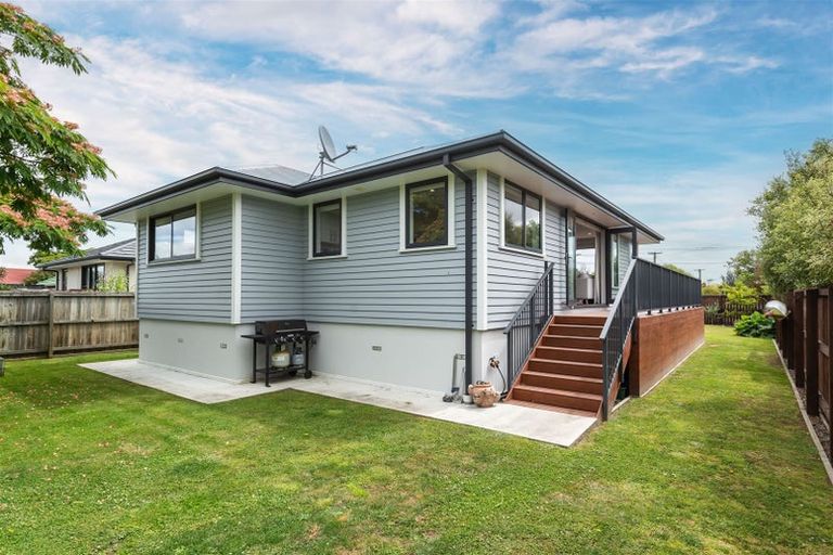Photo of property in 86 Avondale Road, Avondale, Christchurch, 8061