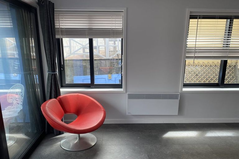 Photo of property in 22 Tanera Crescent, Brooklyn, Wellington, 6021