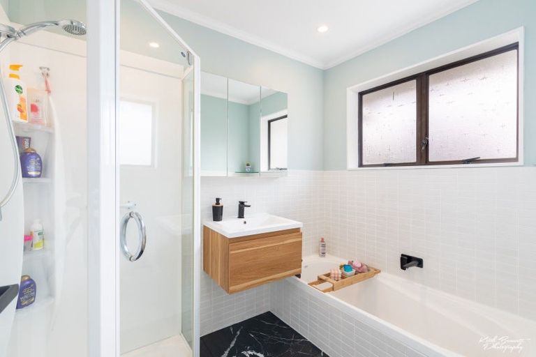 Photo of property in 3f2- Ararino Street, Trentham, Upper Hutt, 5018