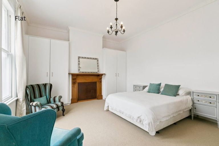 Photo of property in 51 Scarborough Terrace, Mount Victoria, Wellington, 6011