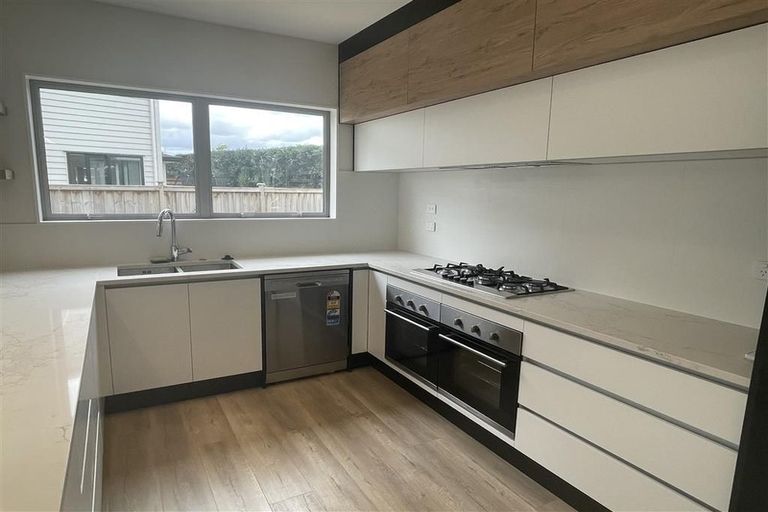 Photo of property in 10 Fort Lincoln Loop, Karaka, Papakura, 2113