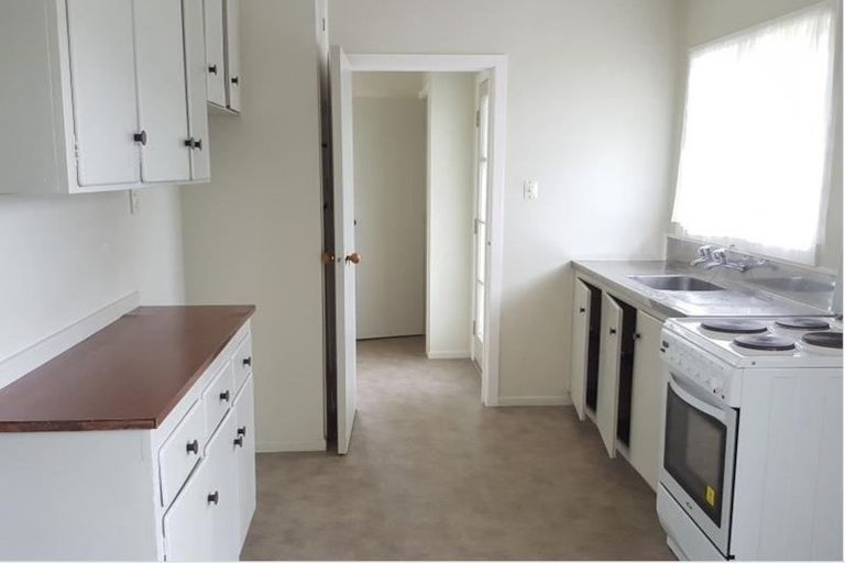 Photo of property in 24 Ocean View Road, Hatfields Beach, Orewa, 0931