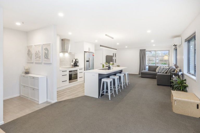 Photo of property in 28 Evelyn Crescent, Marshland, Christchurch, 8083