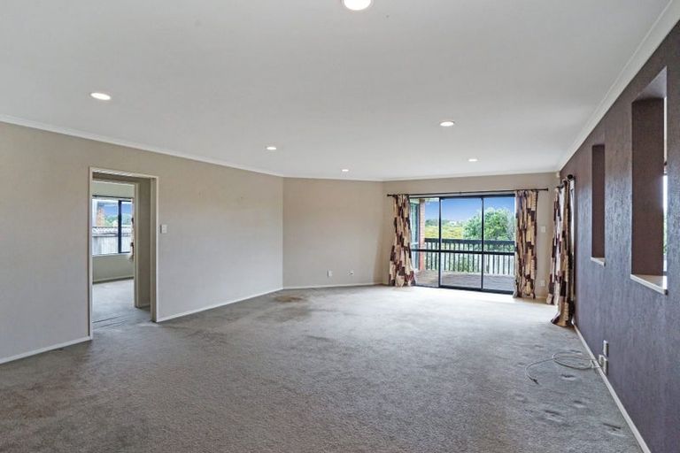 Photo of property in 33 Fergy Crescent, Wattle Downs, Auckland, 2103