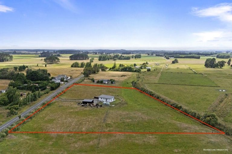 Photo of property in 1121 Parewanui Road, Parewanui, Bulls, 4894