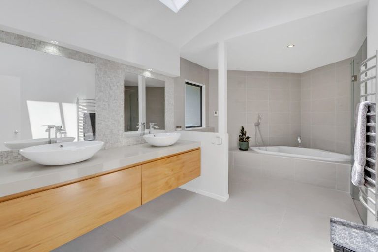 Photo of property in 371b Mangorei Road, Merrilands, New Plymouth, 4312