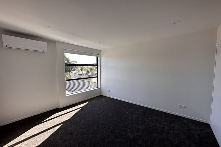 Photo of property in 10 Ware Place, Pakuranga Heights, Auckland, 2010