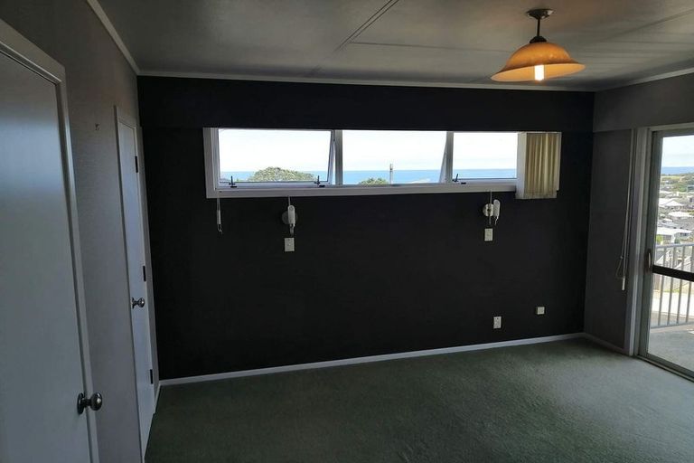 Photo of property in 32 Crownhill Street, Spotswood, New Plymouth, 4310