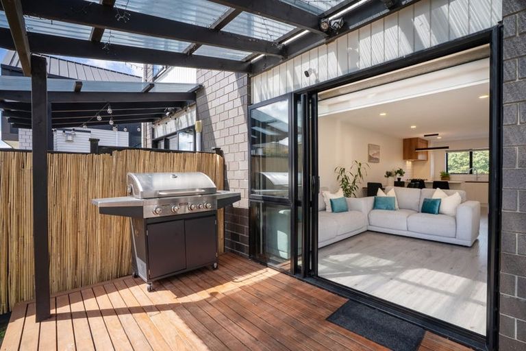 Photo of property in 7 Observation Green, Hobsonville, Auckland, 0616