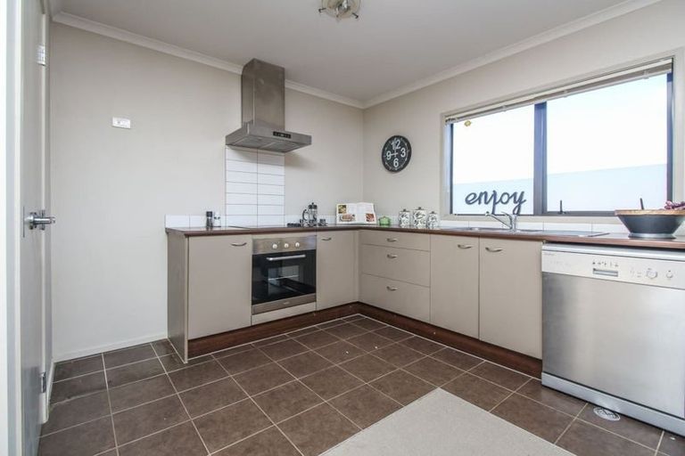Photo of property in St Claire Village, 8/172 Mcleod Road, Te Atatu South, Auckland, 0610