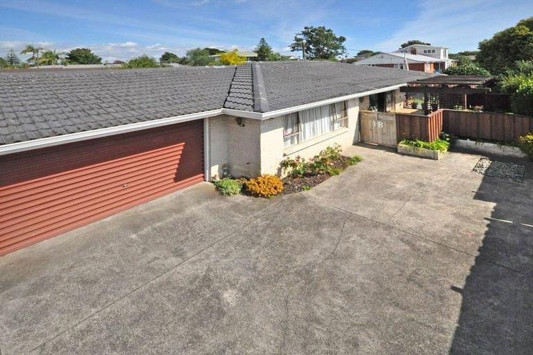Photo of property in 1b Huia Road, Papatoetoe, Auckland, 2025