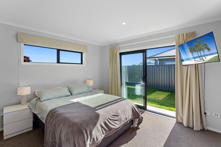 Photo of property in 24 Enereta Road, Otaki, 5512