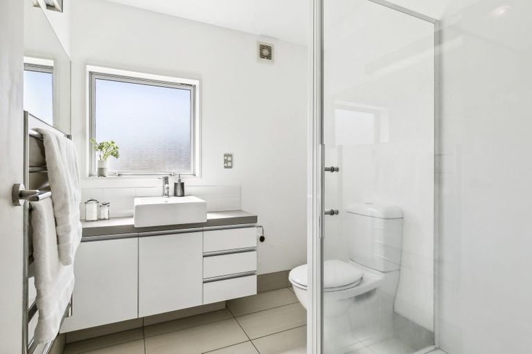 Photo of property in 66 Saddleback Grove, Karori, Wellington, 6012