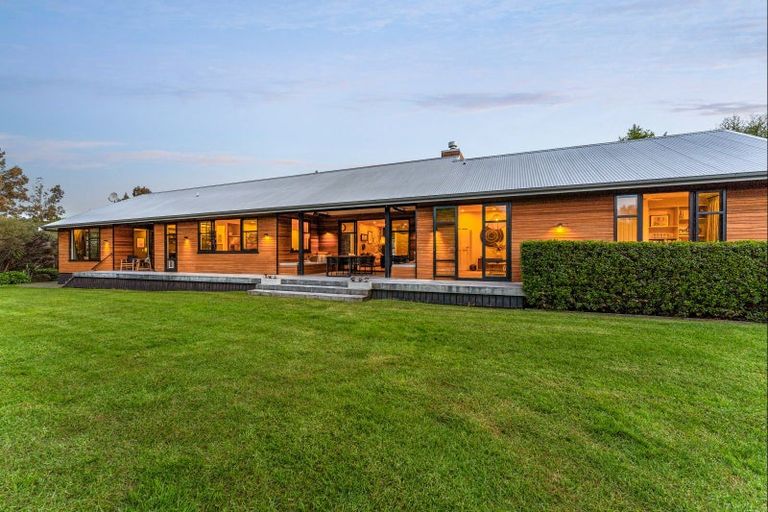 Photo of property in 2 Tamahunga Drive, Matakana, Warkworth, 0985