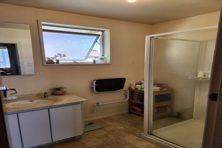 Photo of property in 2/18 Rutherford Street, Woolston, Christchurch, 8023