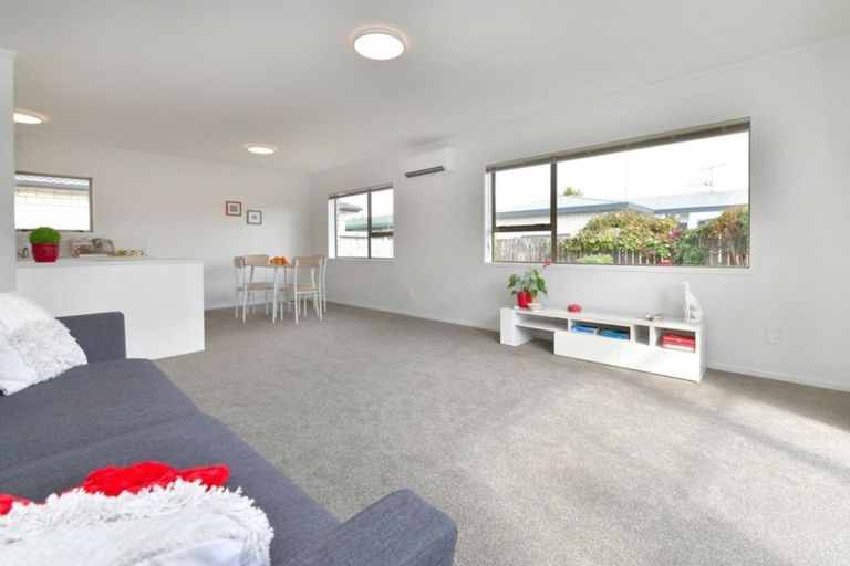Photo of property in 2/26 Hatton Road, Orewa, 0931