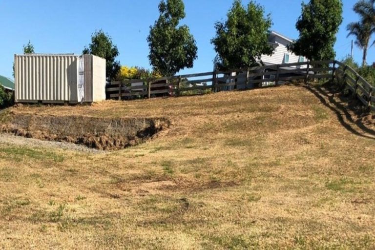 Photo of property in 4 Heaths Way, Pahi, Paparoa, 0571