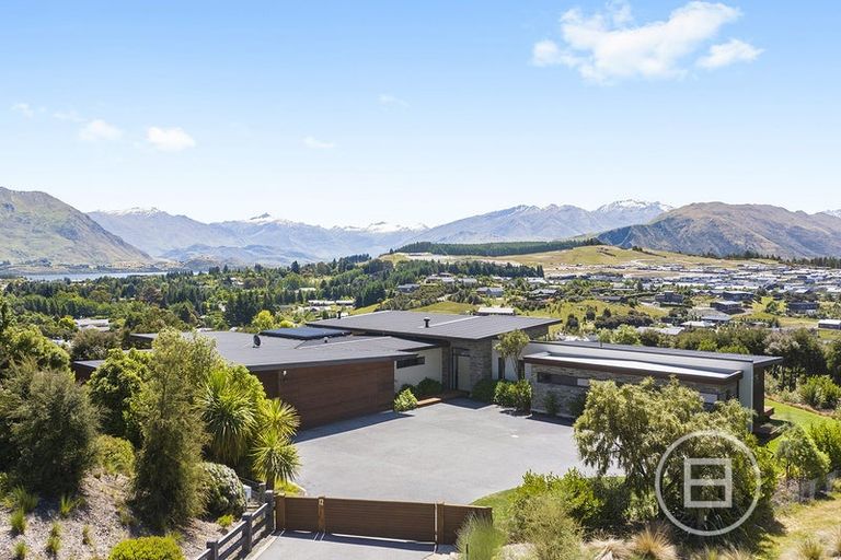 Photo of property in 12 Highfield Ridge, Wanaka, 9305