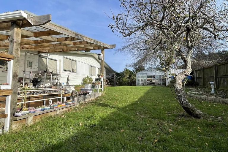 Photo of property in 108 Kemp Road, Massey, Auckland, 0614