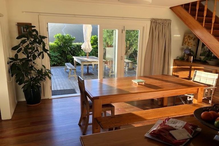 Photo of property in 110 Severn Street, Island Bay, Wellington, 6023