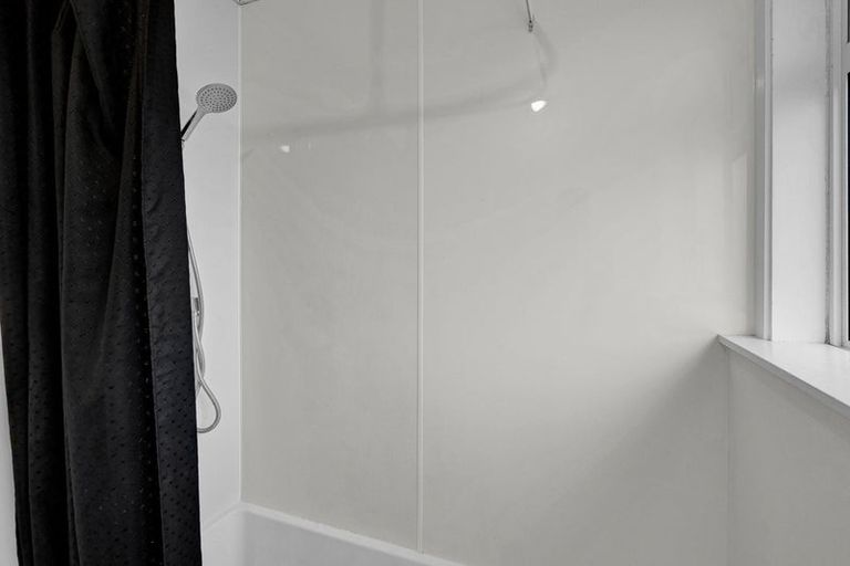 Photo of property in 41 Blagdon Road, Marfell, New Plymouth, 4310