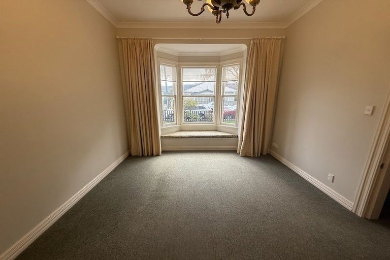 Photo of property in 28 Bay Street, Petone, Lower Hutt, 5012