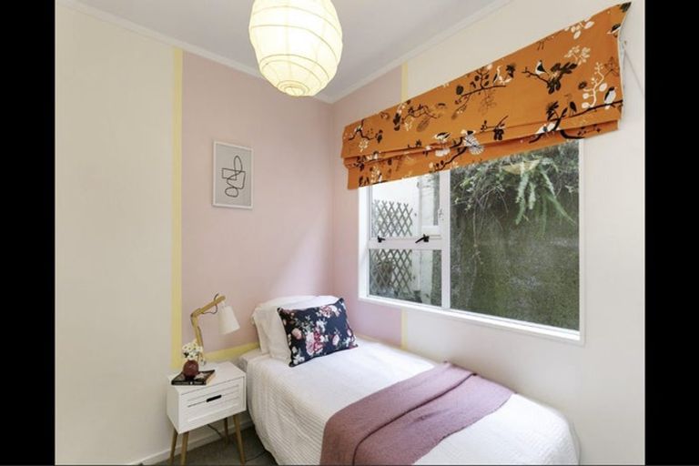 Photo of property in 4b Palm Grove, Berhampore, Wellington, 6023