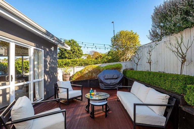 Photo of property in 11 Te Puia Drive, Aotea, Porirua, 5024