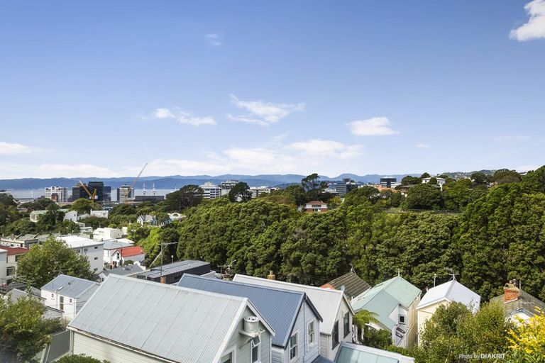 Photo of property in 24u4 Patanga Crescent, Thorndon, Wellington, 6011