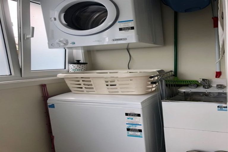 Photo of property in 1/84 Rosier Road, Glen Eden, Auckland, 0602