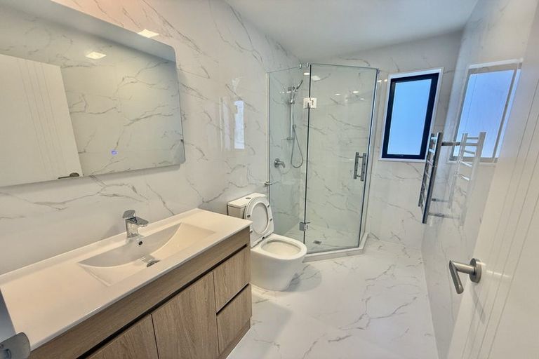 Photo of property in 86c Harrington Road, Henderson, Auckland, 0610