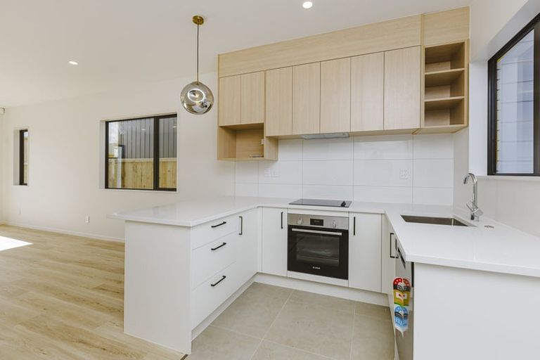 Photo of property in 57 Paetai Lane, Te Atatu Peninsula, 0610