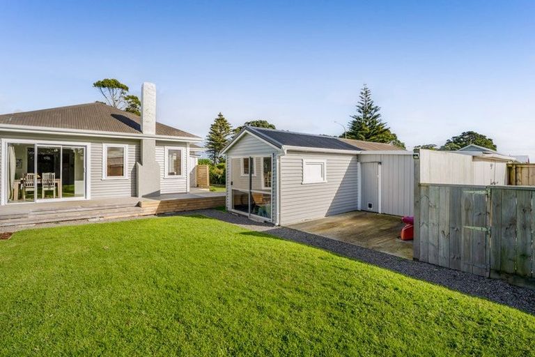 Photo of property in 147 Tasman Street, Opunake, 4616