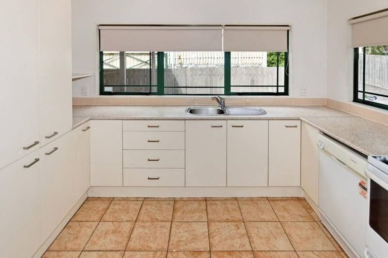 Photo of property in 23a Newington Road, Henderson, Auckland, 0612