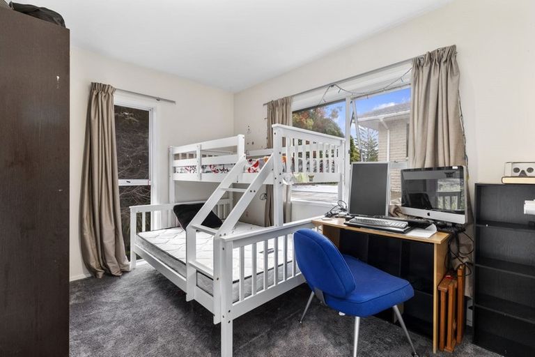 Photo of property in 4 Geoffrey Road, Torbay, Auckland, 0630