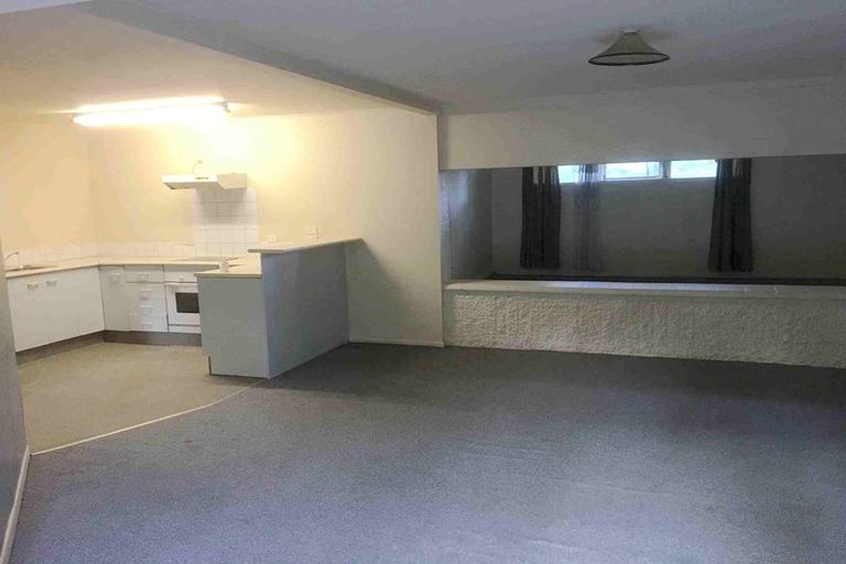 Photo of property in 60 Edmonton Road, Henderson, Auckland, 0612