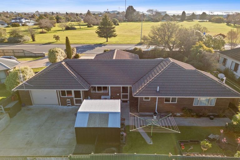 Photo of property in 19 Springs Road, Hornby, Christchurch, 8042