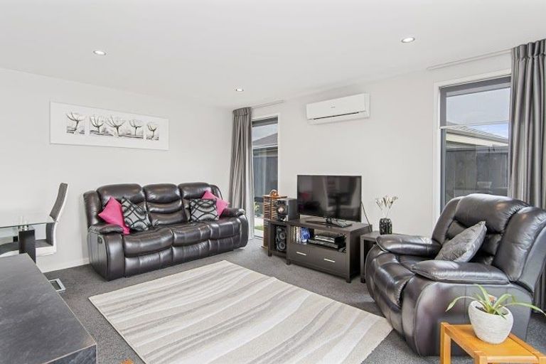 Photo of property in 28 Hebe Crescent, Papamoa Beach, Papamoa, 3118