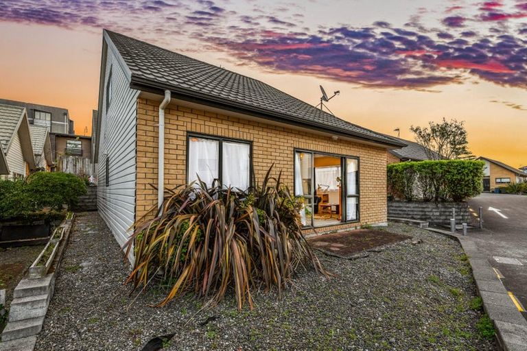 Photo of property in St Claire Village, 119/172 Mcleod Road, Te Atatu South, Auckland, 0610