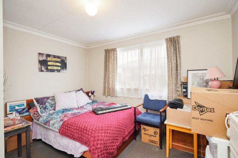 Photo of property in 2 Burns Street, Kew, Invercargill, 9812