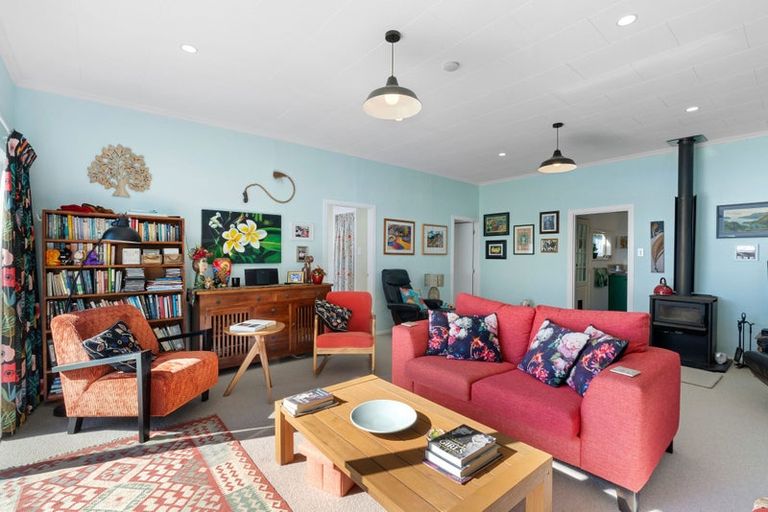 Photo of property in 136 The Parade, Paekakariki, 5034