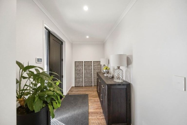 Photo of property in 14 Walter Lawry Road, Paerata, Pukekohe, 2124