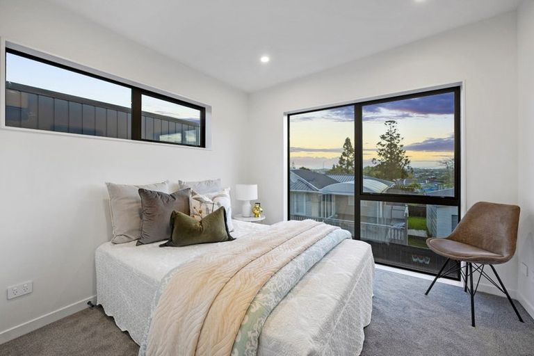 Photo of property in 41a Sunnynook Road, Forrest Hill, Auckland, 0620