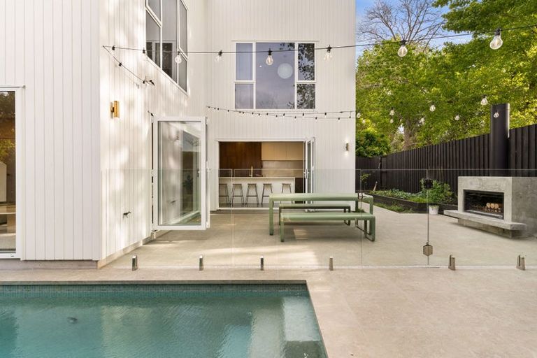 Photo of property in 35a Sullivan Avenue, Mangere Bridge, Auckland, 2022