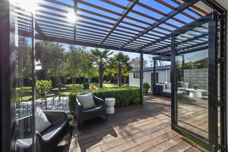 Photo of property in 239 Weston Road, St Albans, Christchurch, 8052