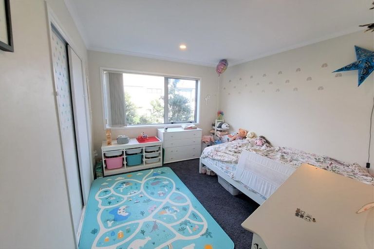 Photo of property in 1/110 Hobsonville Point Road, Hobsonville, Auckland, 0616